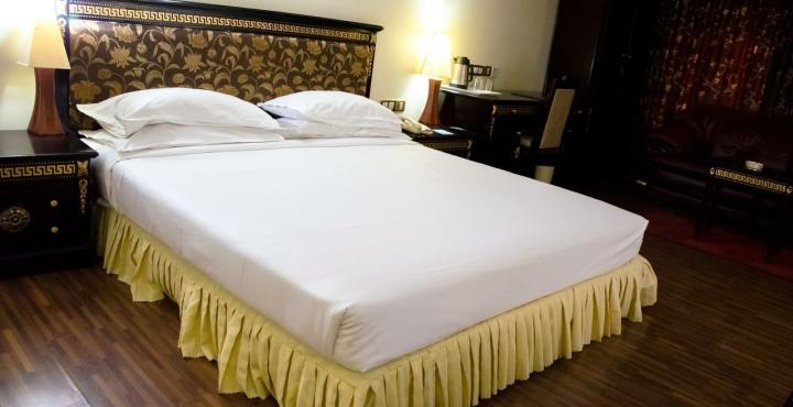 העיר בנגלור The Shelton Grand Hotel מראה חיצוני תמונה