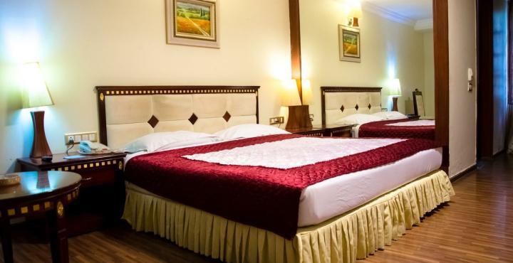 העיר בנגלור The Shelton Grand Hotel מראה חיצוני תמונה