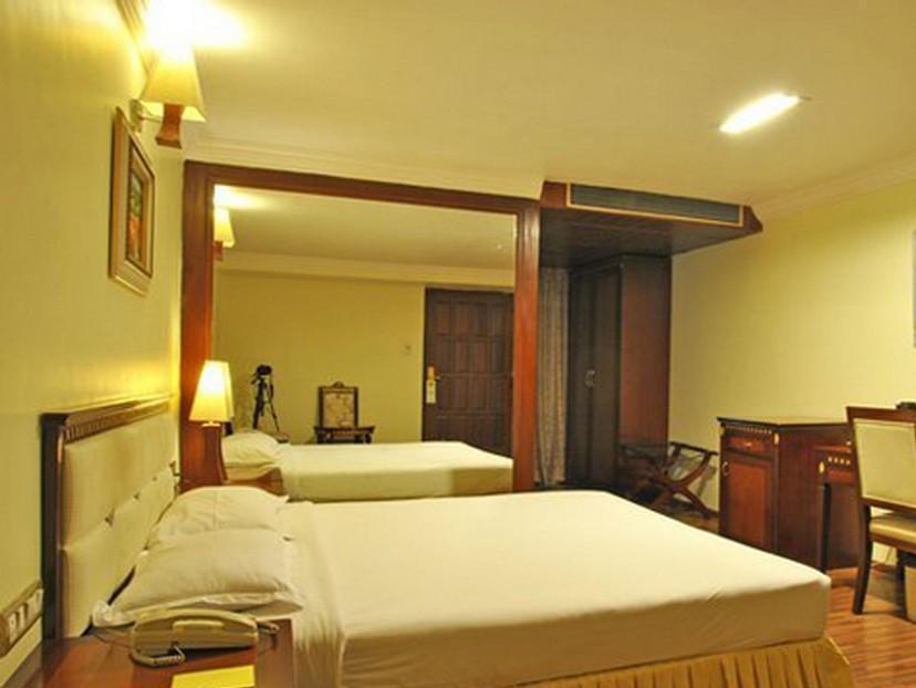 העיר בנגלור The Shelton Grand Hotel מראה חיצוני תמונה
