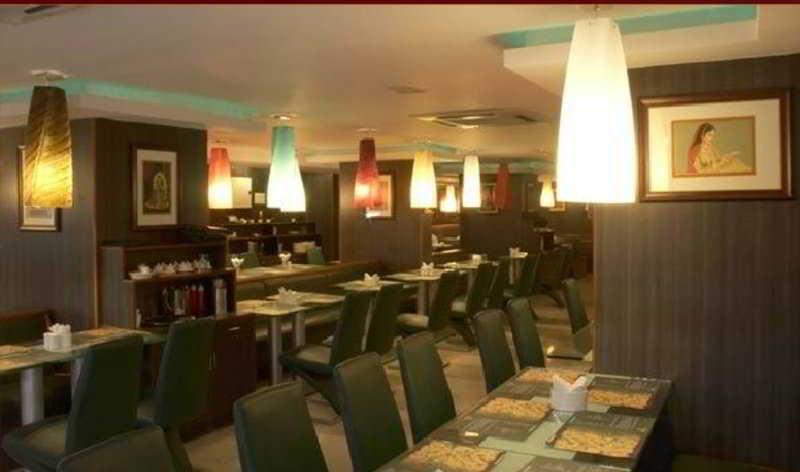 העיר בנגלור The Shelton Grand Hotel מראה חיצוני תמונה