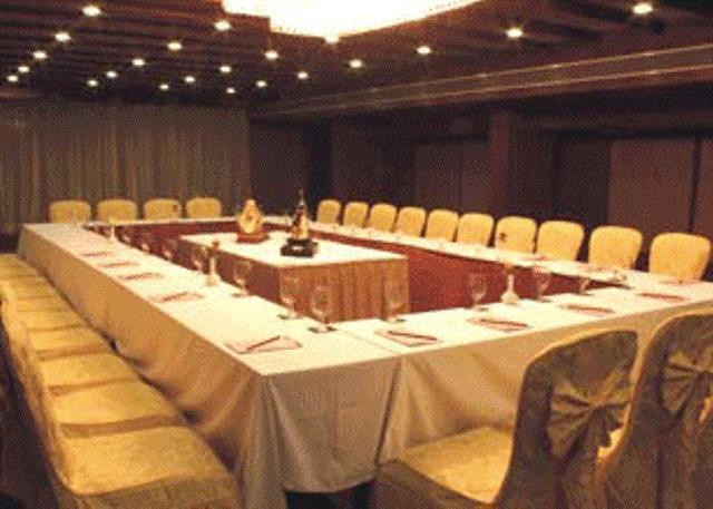 העיר בנגלור The Shelton Grand Hotel מראה חיצוני תמונה